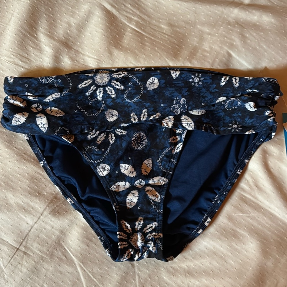 NWT Bleu Rod Beattie size 10 Swim Bottoms. Navy/White.